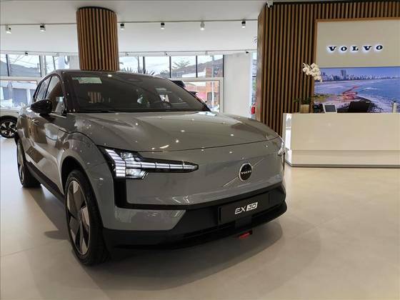 VOLVO EX30 69 KW ELÉTRICO PLUS